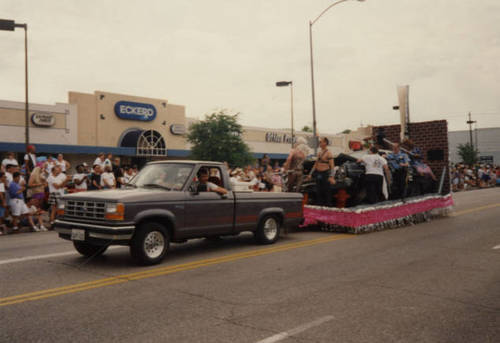 Download the full-sized image of Houston Gay Pride parade